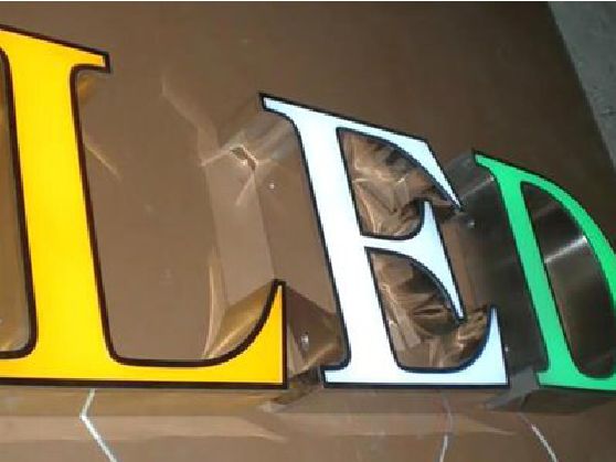 会理介绍LED招牌的基础知识。